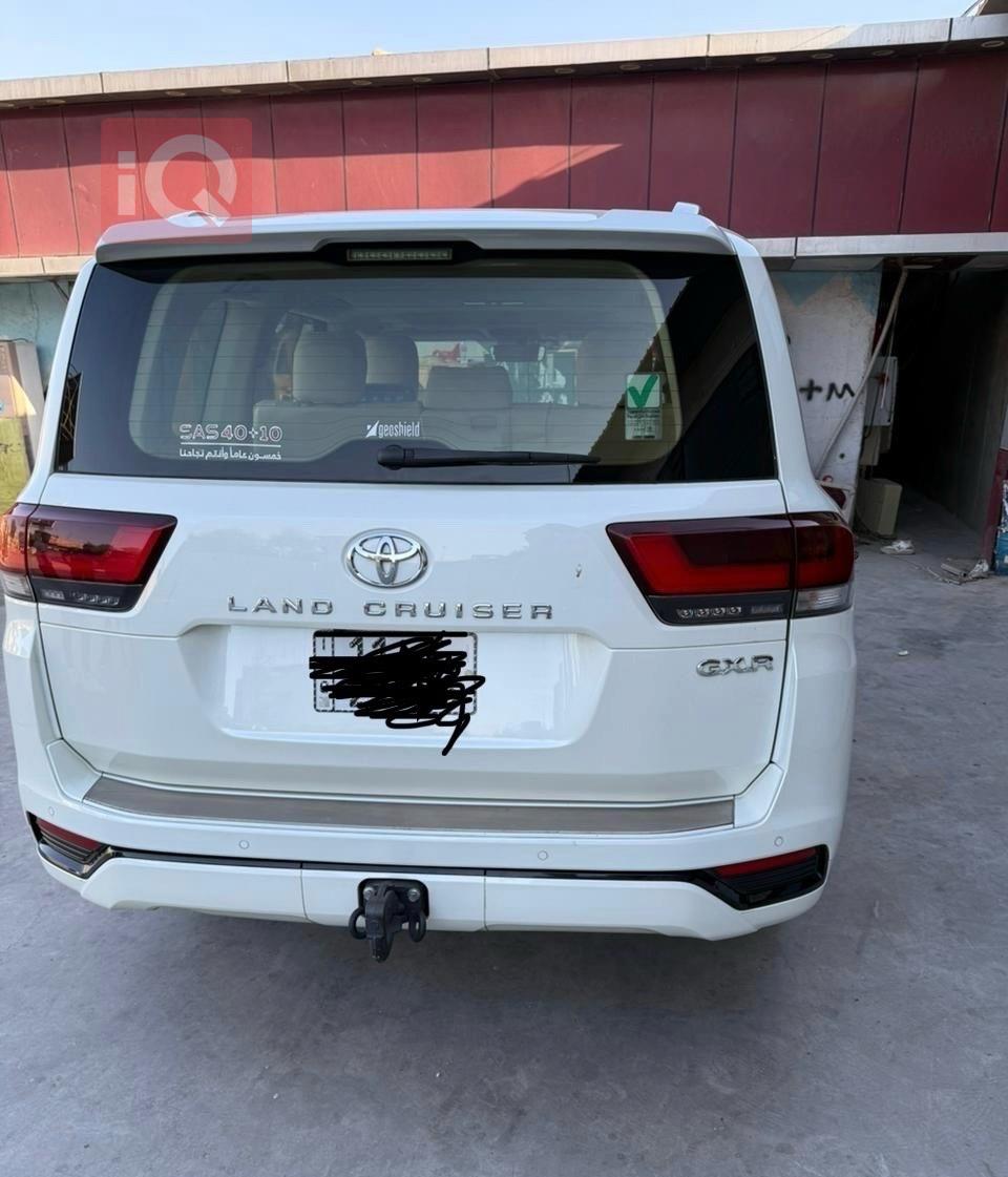 تۆیۆتا لاند کروزەر